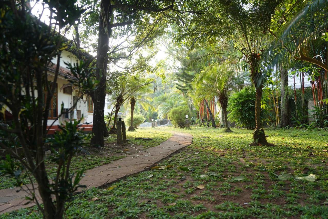 Alfred Place Kochi Esterno foto