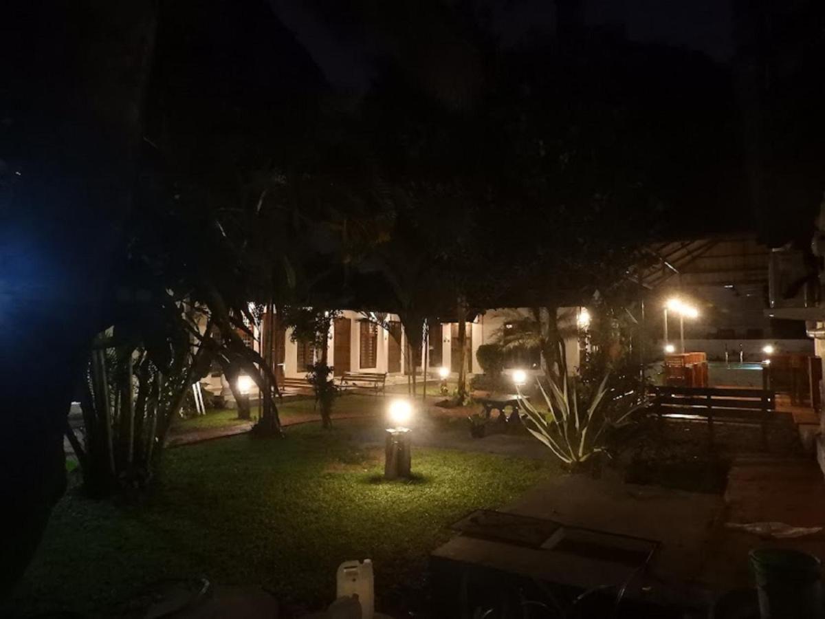 Alfred Place Kochi Esterno foto