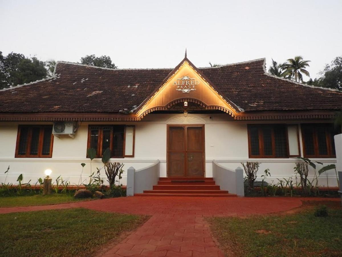 Alfred Place Kochi Esterno foto