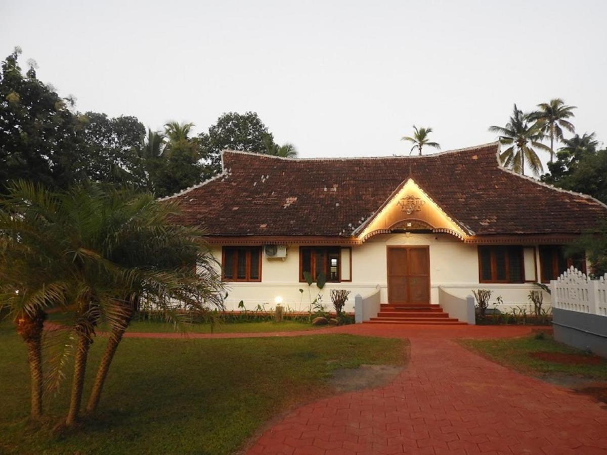 Alfred Place Kochi Esterno foto